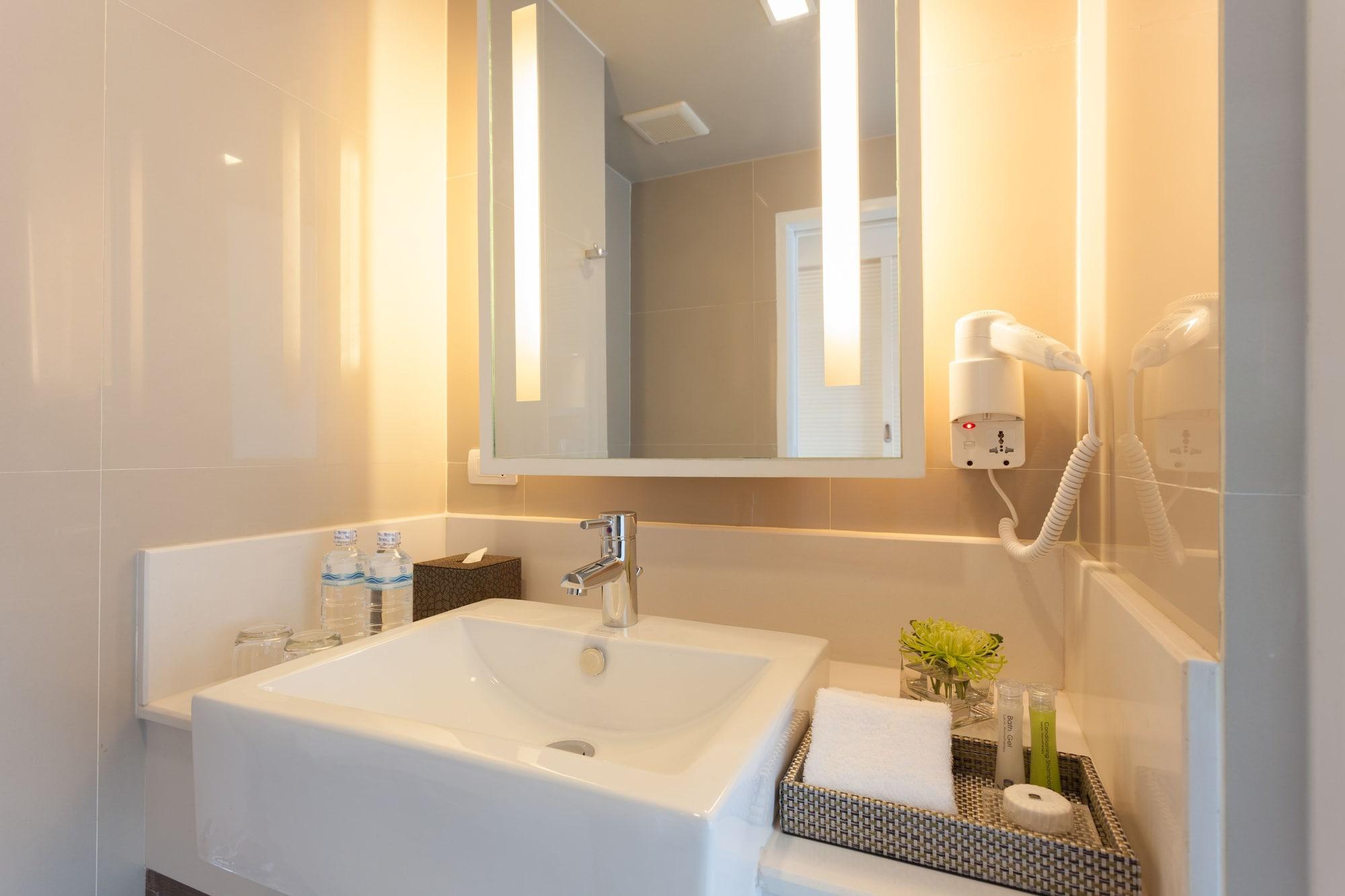 Western Khách sạn 4*