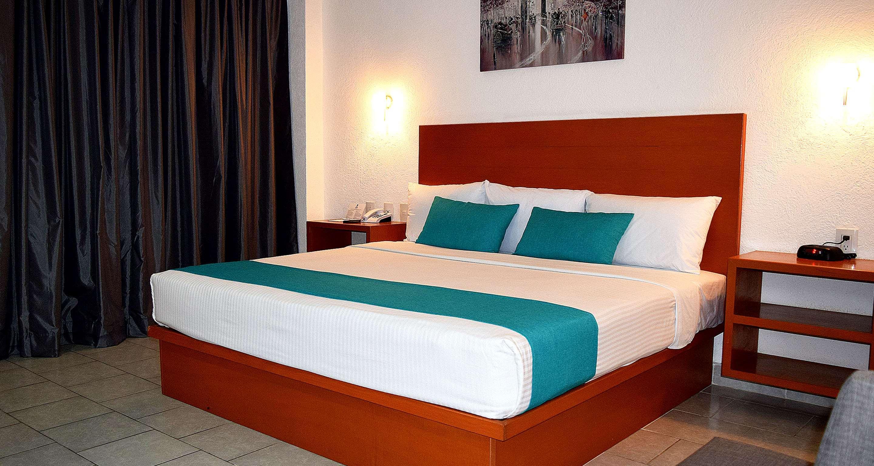 Khách sạn Western Patong