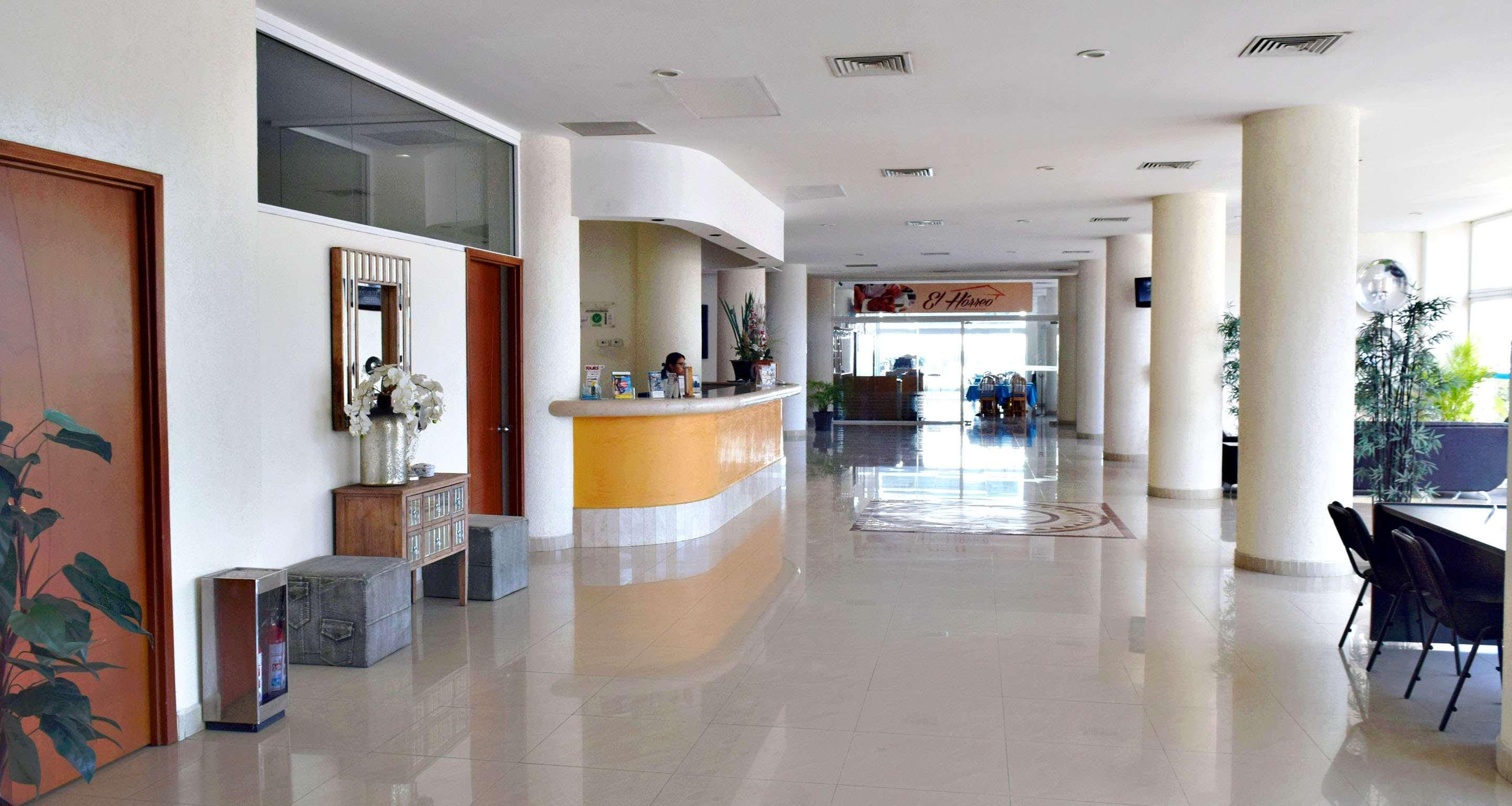 Khách sạn Western 4*